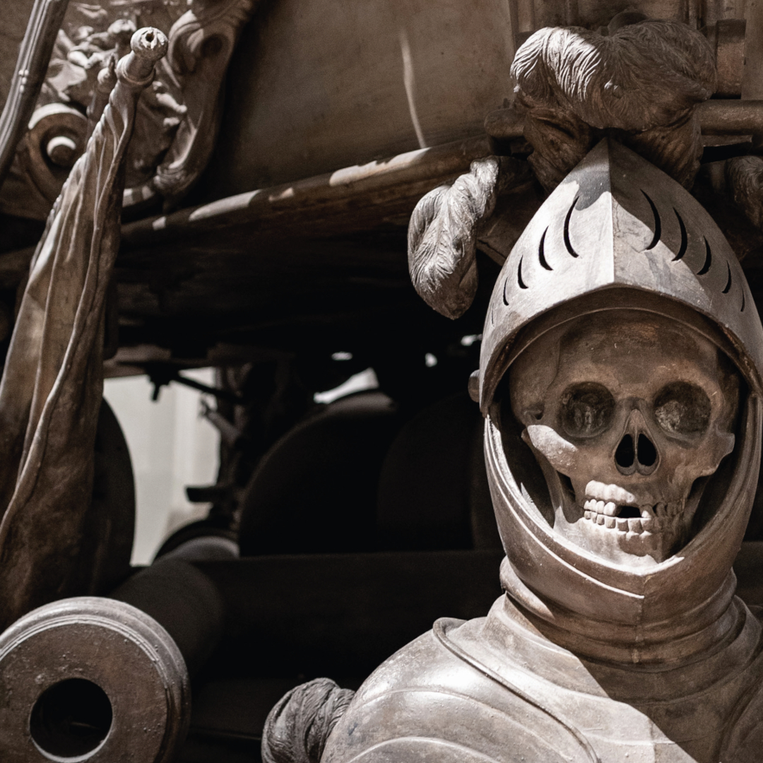 Skelett in Ritterrüstung am Sarkophag von Joseph I.