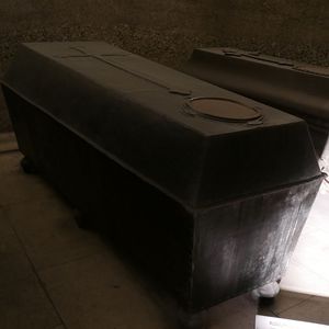 Foto des Sarkophags von Maximilian Franz (1756-1801).