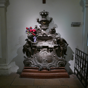 Foto der Herzurne von Maria Anna von Portugal (1683-1754).