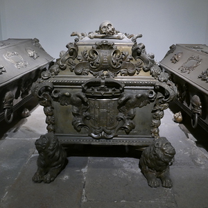 Foto des Sarkophags von Eleonora Maria, Erzherzogin (1653-1697).