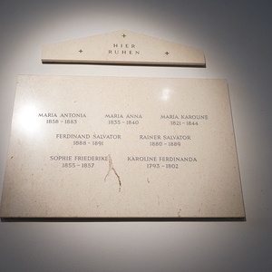 Foto der Gedenktafel B mit der Namensinschrift von  Sophie Friederike