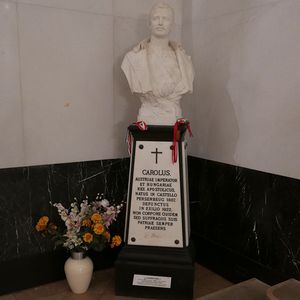 Commemorative bust of Emperor Charles I / Kapuzinergruft Wien Photo of the memorial bust of Emperor Charles I in the crypt chapel.